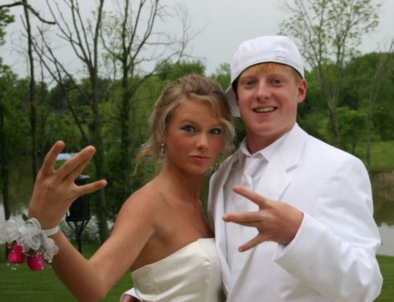 Celebrity Prom Photos Taylor Swift