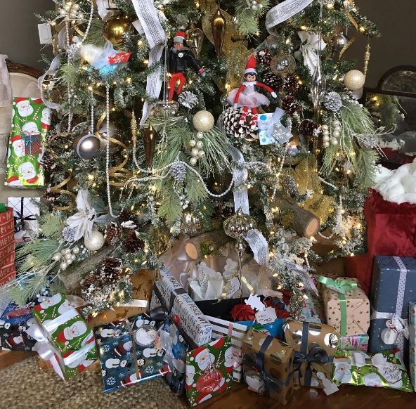 Celebrity Christmas Trees Kelly Clarkson
